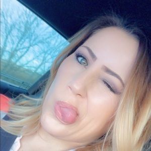 Meet your Posher, Candi